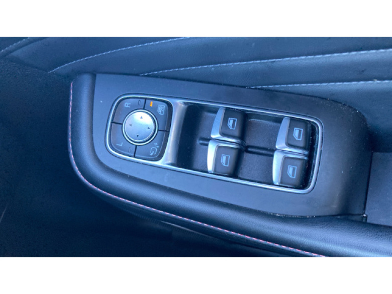 MG Hs 1.5 T-GDI Exclusive 5dr DCT Petrol Hatchback